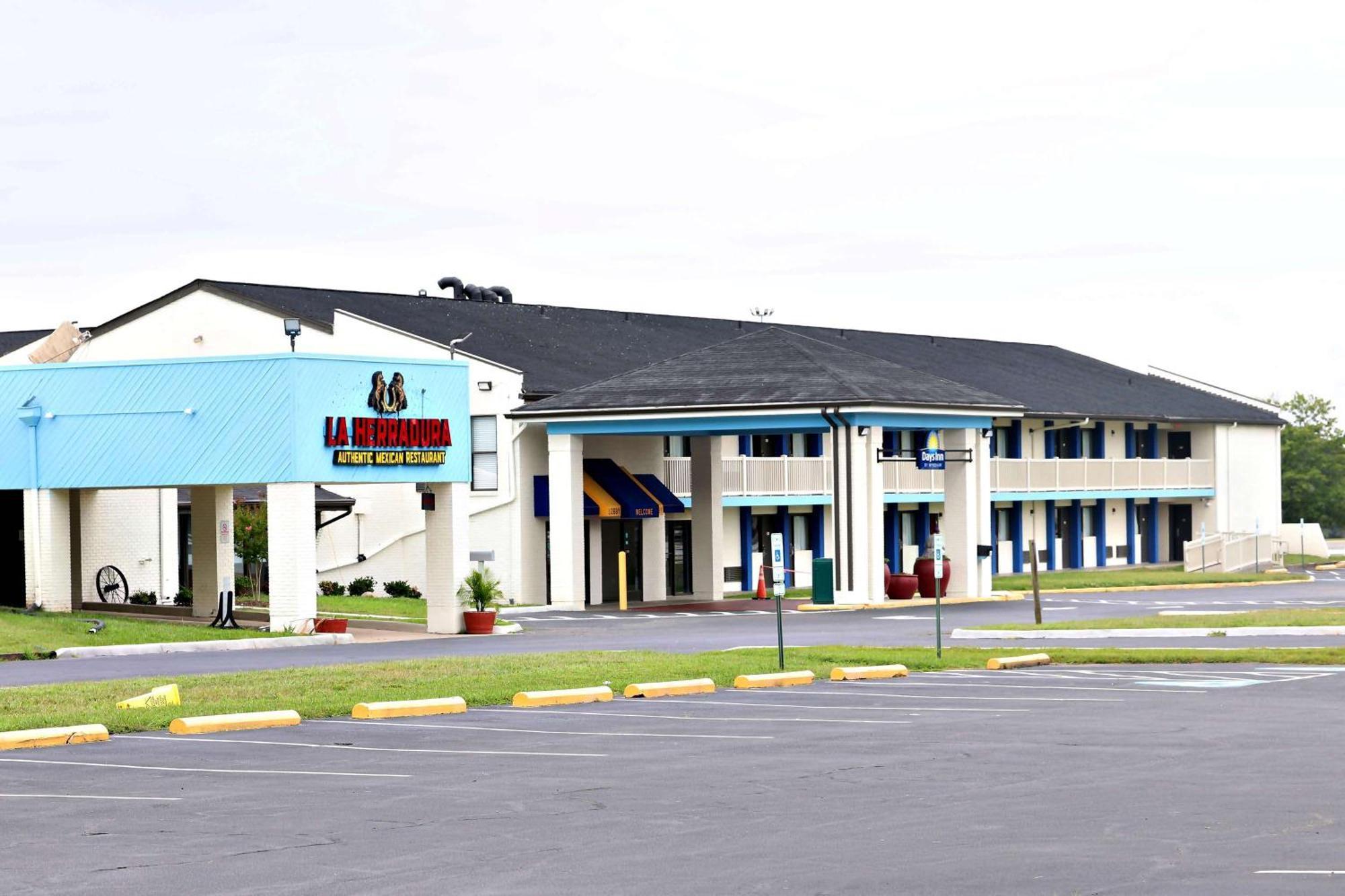 Days Inn By Wyndham Kings Dominion ドズウェル エクステリア 写真
