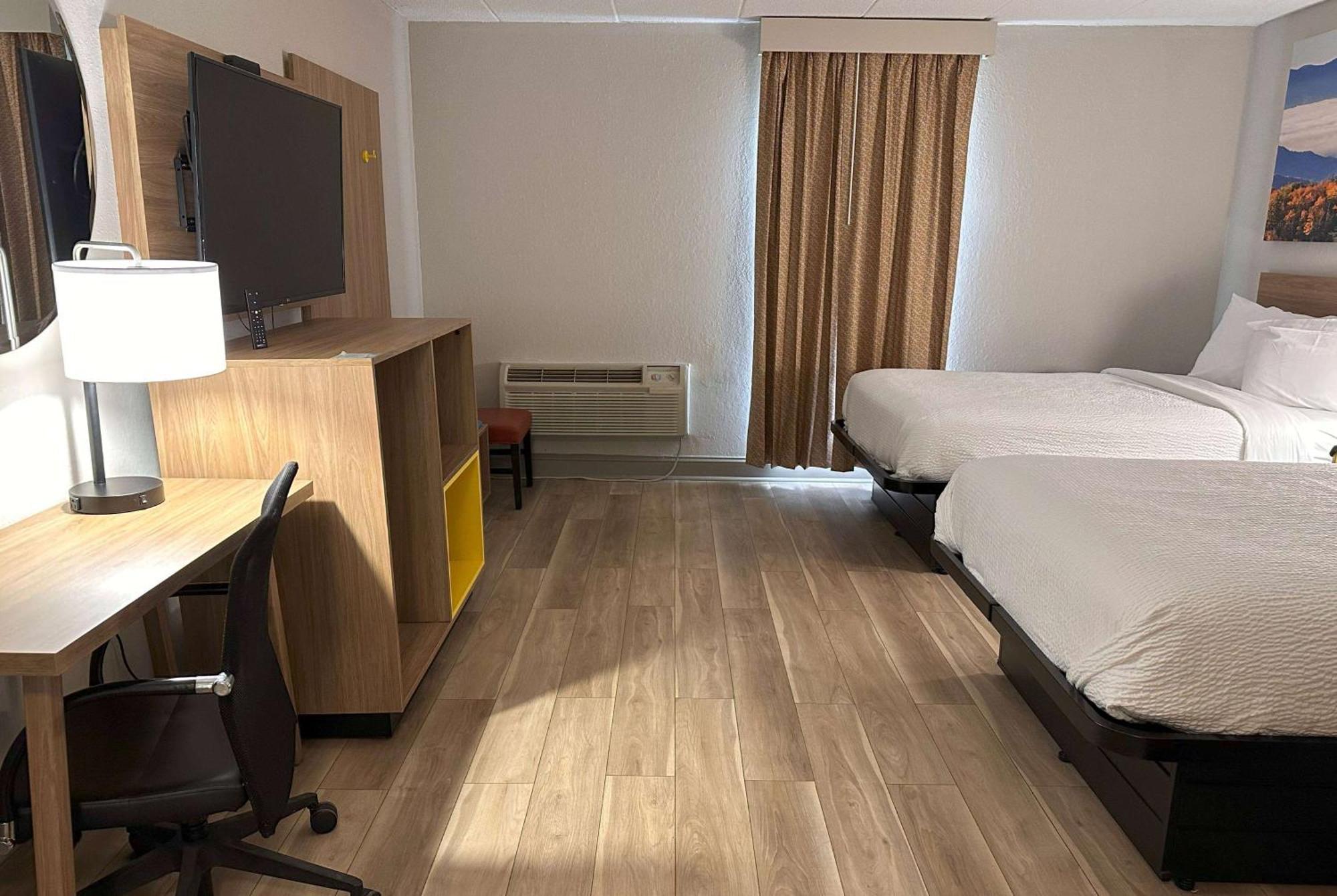 Days Inn By Wyndham Kings Dominion ドズウェル エクステリア 写真