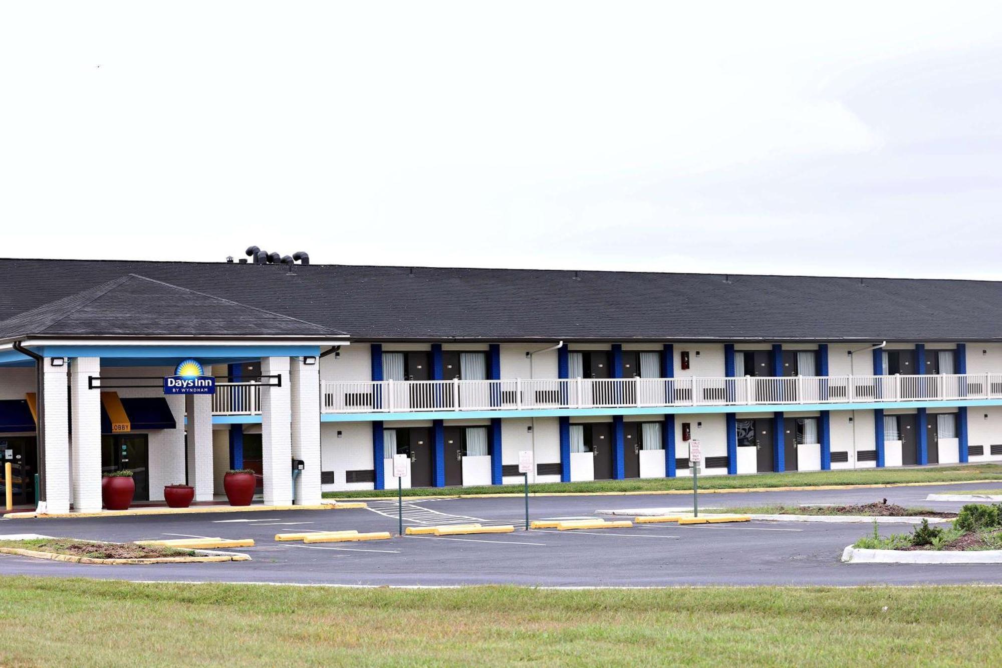 Days Inn By Wyndham Kings Dominion ドズウェル エクステリア 写真